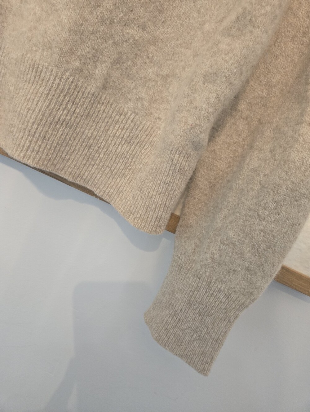 J. Crew Men's Neutral Beige Lamb Wool Crewneck Sweater Size Large. Small Hole - Picture 4 of 7